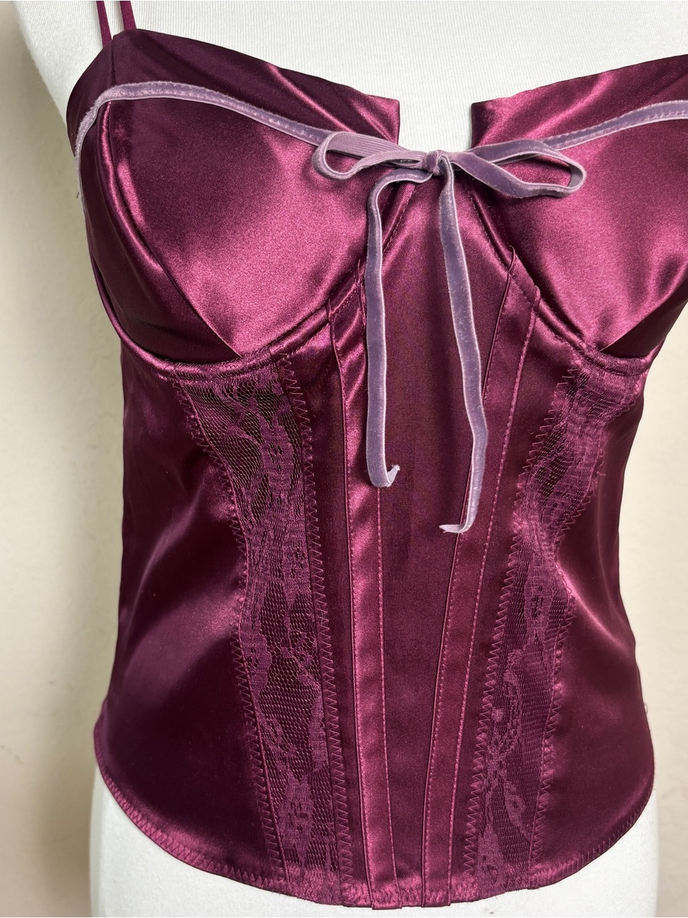 GUESS Vintage Satin Corset Bustier Top Y2K Lace Panel Detail Deep Plum Whimsy M - Picture 2 of 6